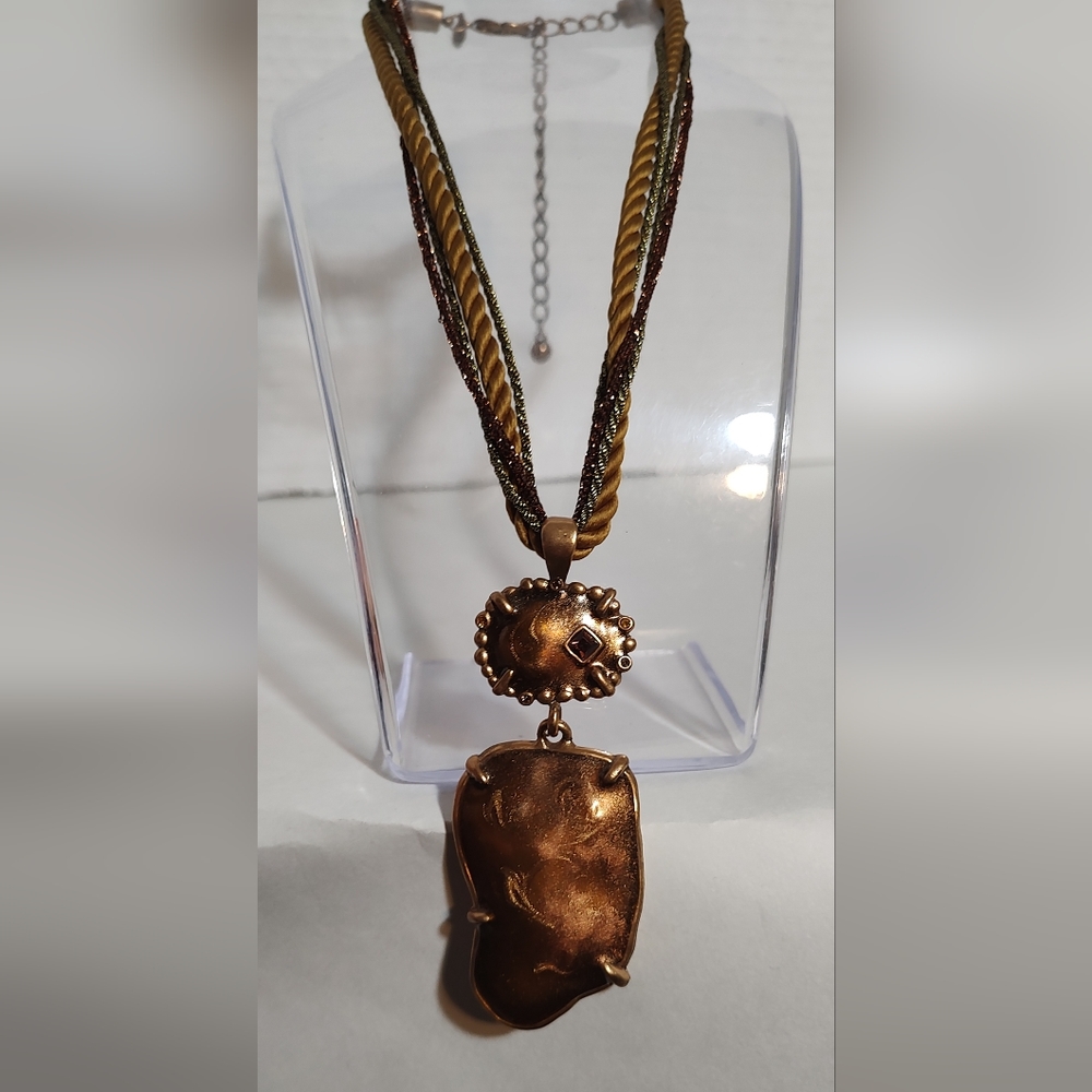 Chico's pendant necklace